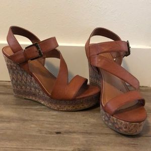Rampage size 9 tan wedge heels